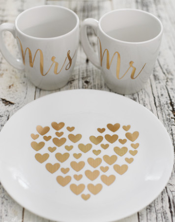 DIY Gold Glitter Mug for Mr. Right and Mrs. Always Right - Hey Wedding Lady