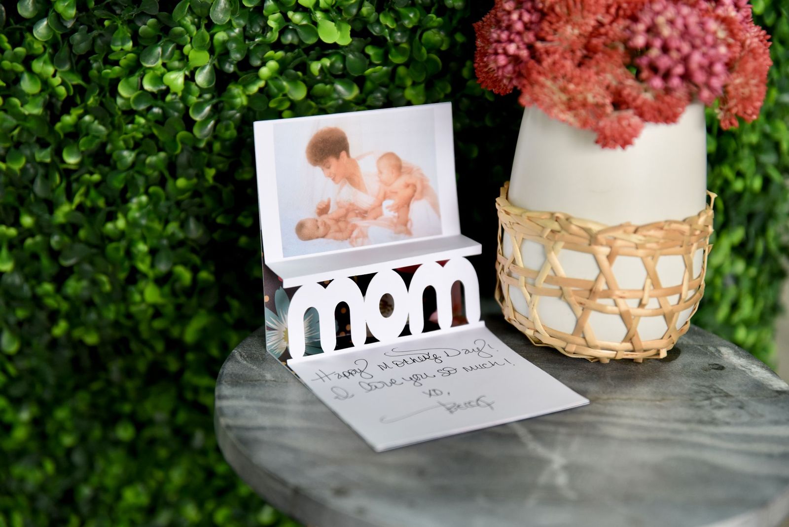 Mom Pop-Up Greeting Card Featured image