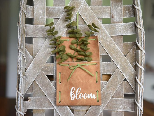 DIY Cricut Metal Infusible Ink Christmas Sign - Happily Ever After, Etc.