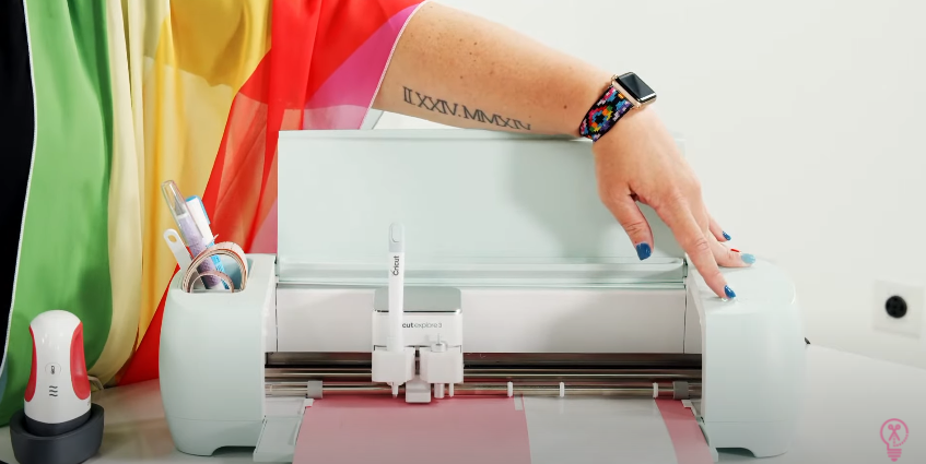  Cricut Explore 3 Smart Cutting Machine - Smart Vinyl