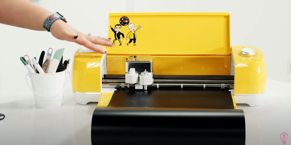 cricutmat #beginners #load How to Load your Mat Cricut Explorer Air 2 ➕  Vinyl Info 